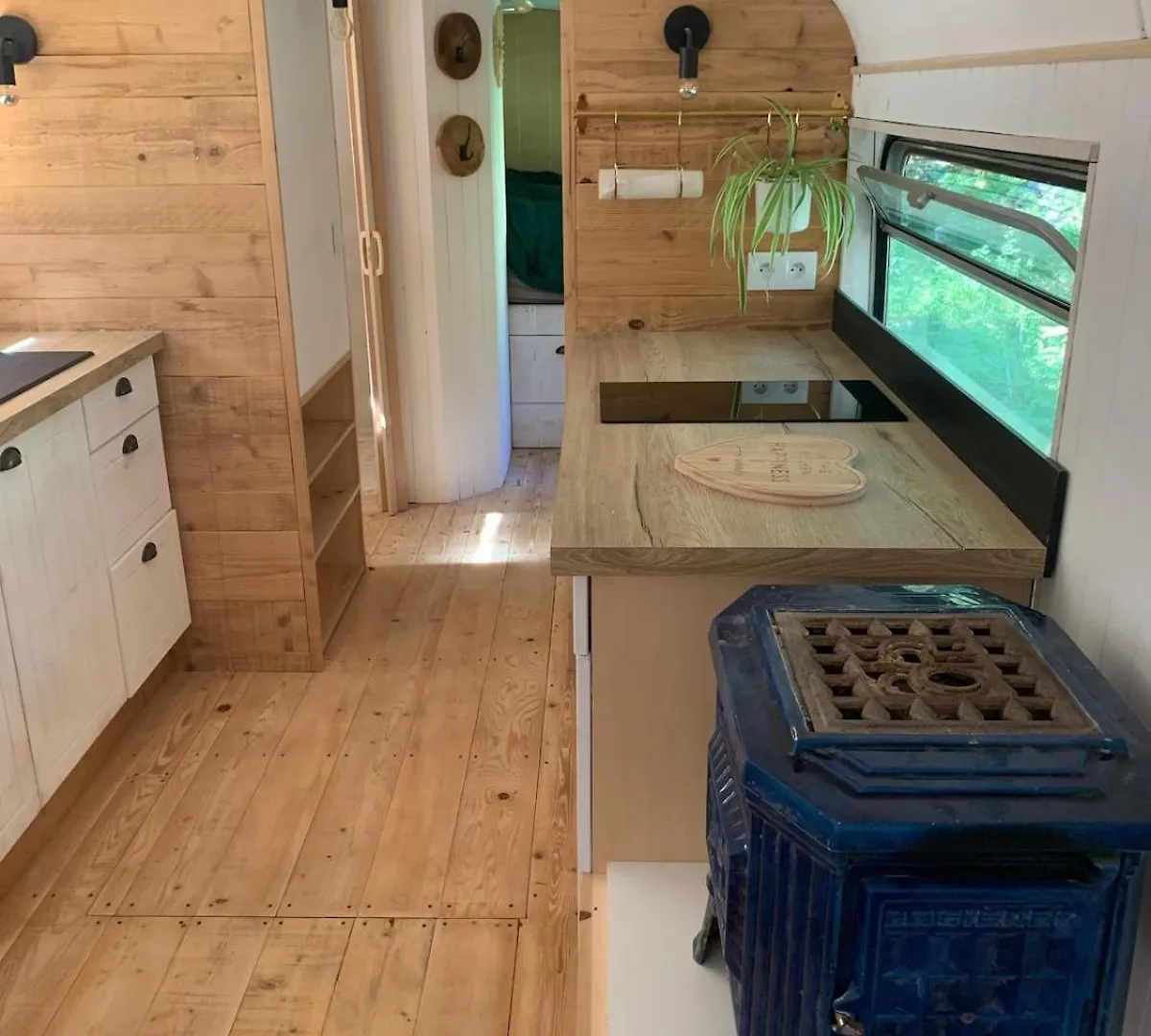 Pep'Air Bus Saviem S45 Apartment Caussols France